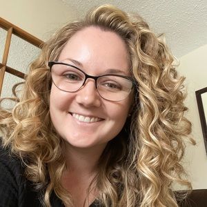 Meet your Posher, Deanna